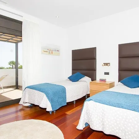 ヴィラ Sleeps 10 Pool Air Con Wifi