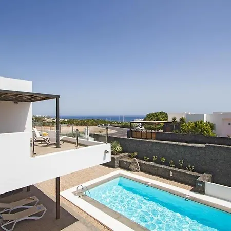Sleeps 10 Pool Air Con Wifi * プエルト・カレロ