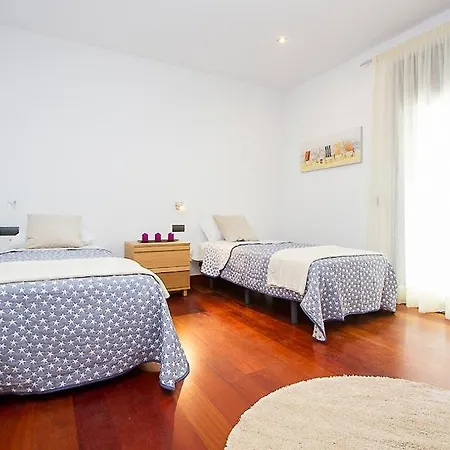 Sleeps 10 Pool Air Con Wifi Villa *